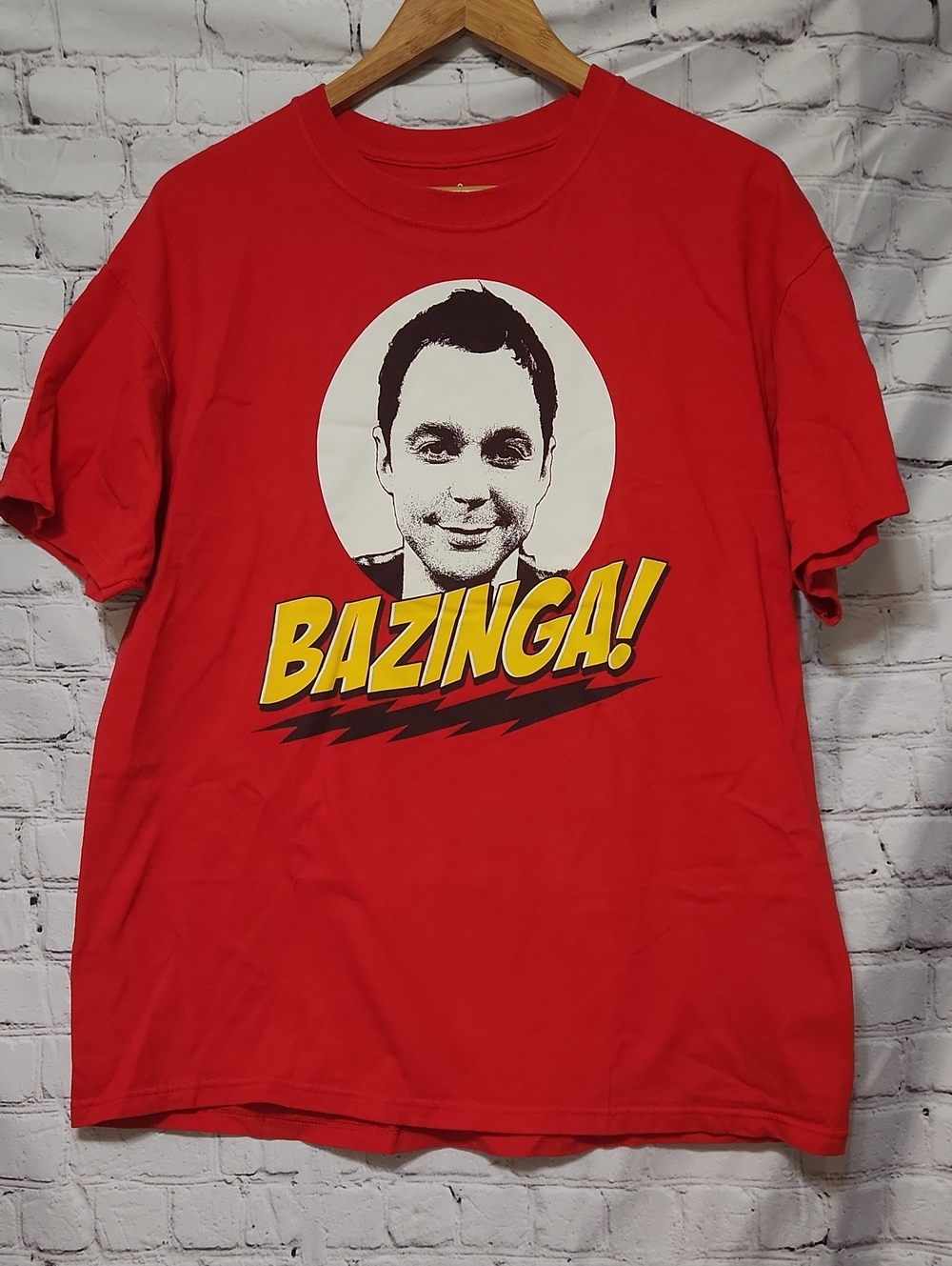 Red 'Bazinga!' Graphic Men’s T‑Shirt Size Large